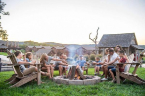 WaterMill Cove Resort Lakefront Lodge 2mi to SDC POOL HOT TUBS Kayaks